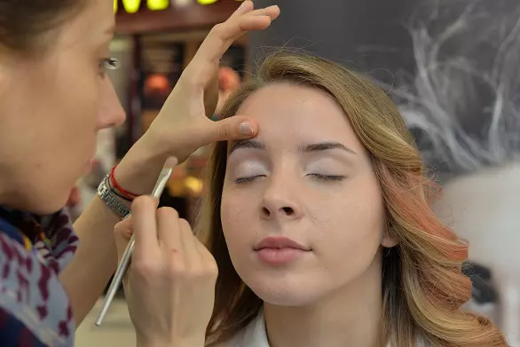 Ilinca Băcilă make-up