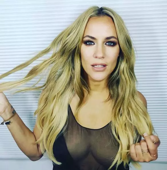 Caroline-Flack-s-a-sinucis-1