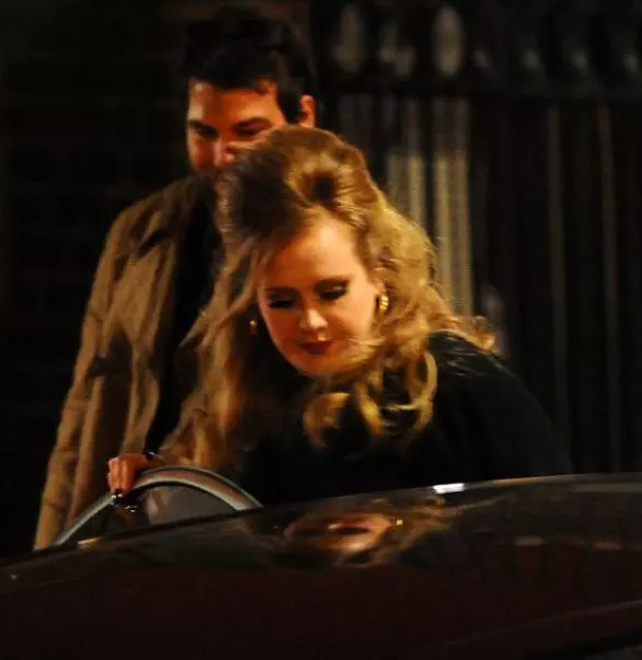 2. adele cu iubitul