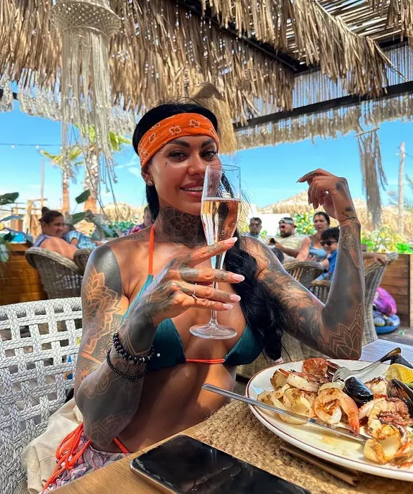 claudia florescu 2