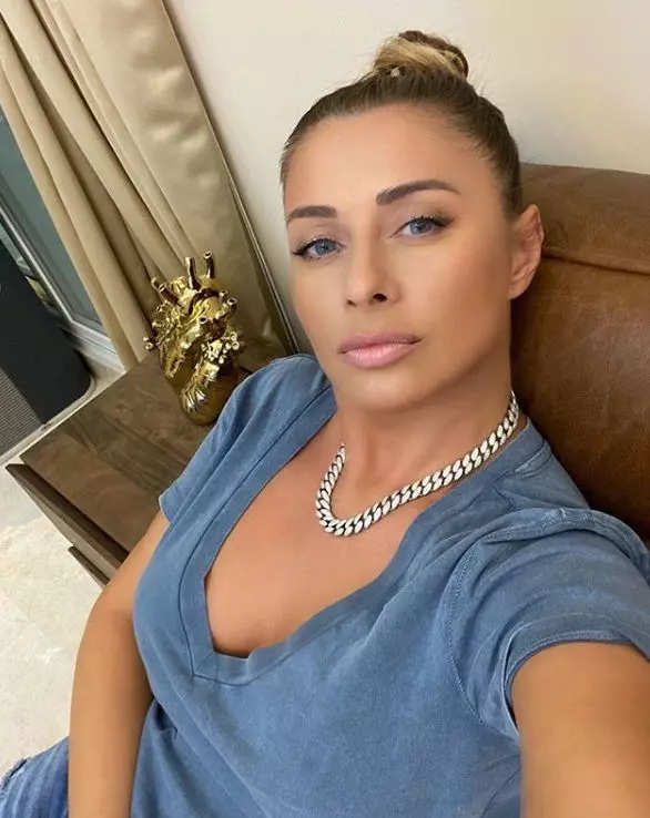 anamaria-prodan-reactie-dupa-ce-laurentiu-reghecampf-a-spus-ca-divorteaza_17_size24