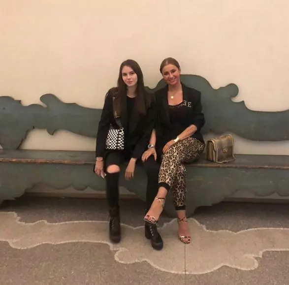 Anamaria Prodan și Rebecca