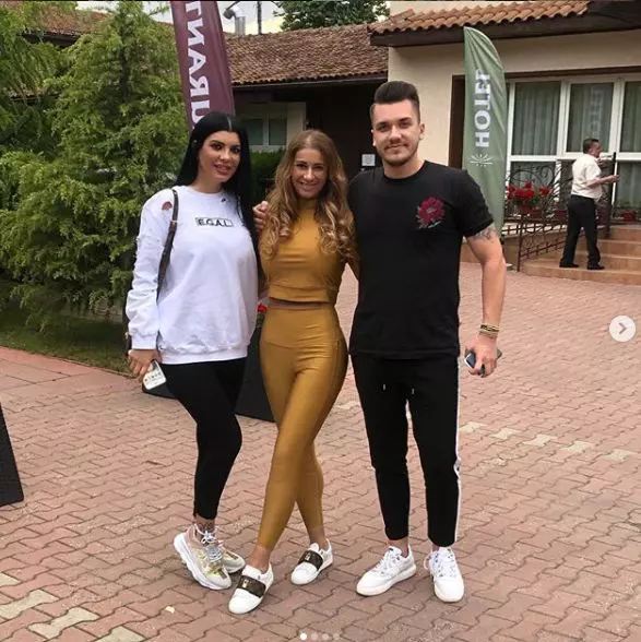 andreea-tonciu-primele-declaratii-despre-divortul-nasilor-anamaria-prodan-si-laurentiu-reghecampf-3