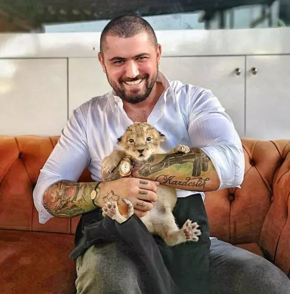 Turcul-cu-care-Bianca-Drăgușanu-a-vrut-să-l-facă-gelos-pe-Alex-Bodi