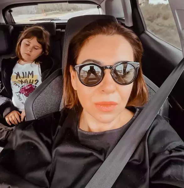 Oana-Roman-și-Marius-Elisei-împreună-de-Paște-2