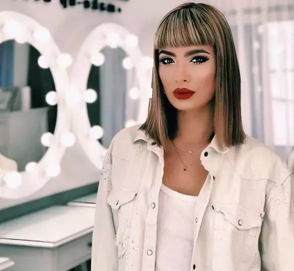 calina dumitrescu 32