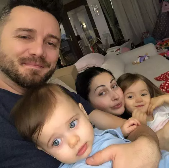 Gabriela-Cristea-si-familia-sa