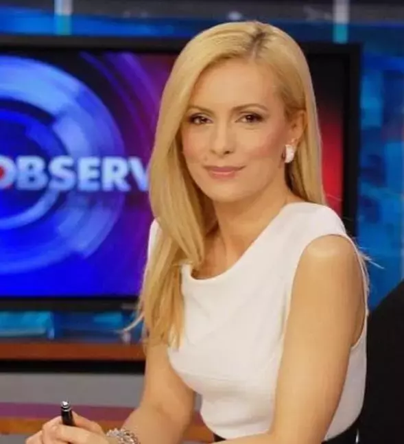 simona-gherghe-debut-4