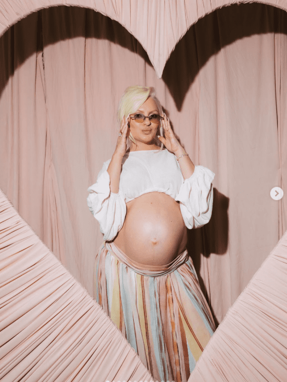 Alexandra Stan gravida