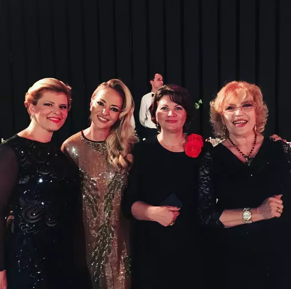 Delia, Sanda Ladosi, Corina Chiriac