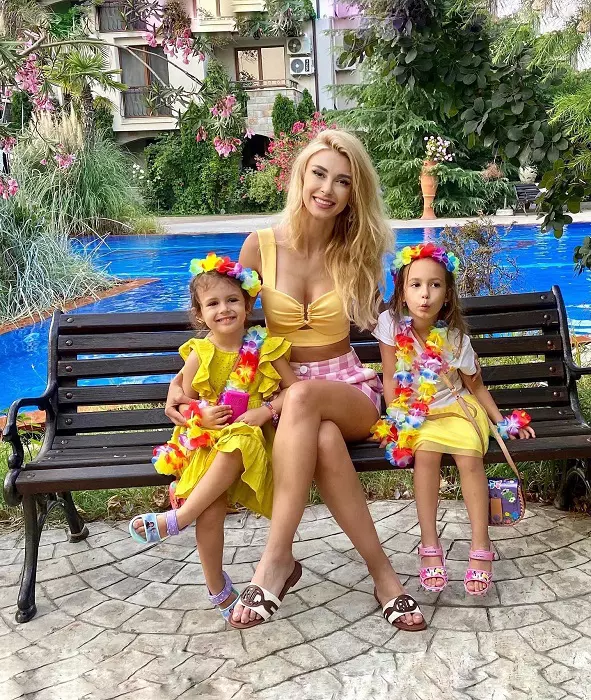 Andreea Bălan îl acuză pe George Burcea că este sub influența băuturilor alcoolice când are grijă de fete. Reacția Vivianei Sposub