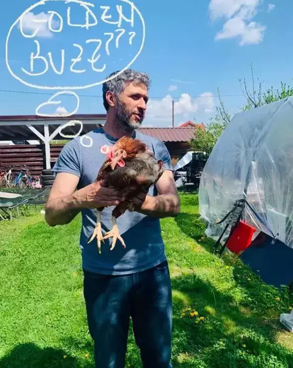 Dragoș Bucur, coteț ultramodern pentru găinile lui  (4)