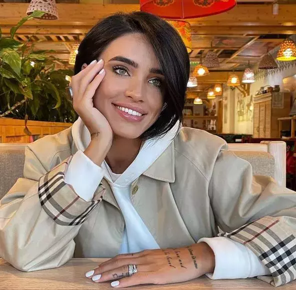 adelina-pestritu-5-2 - Copy