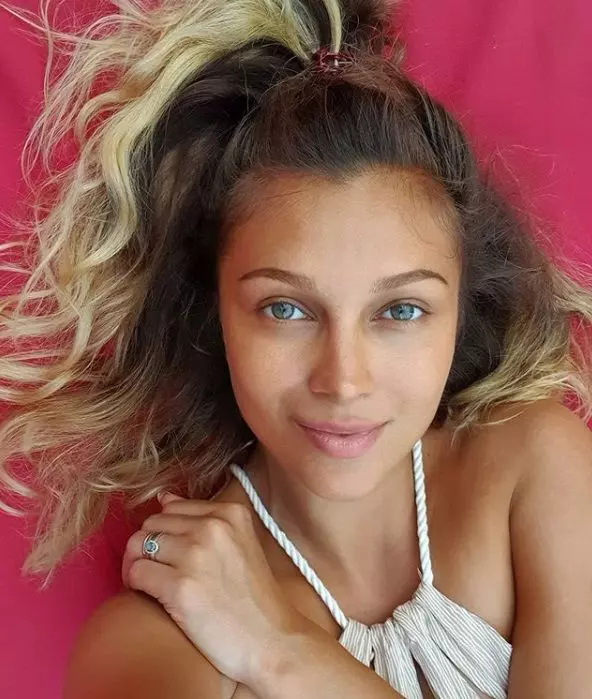 lora-si-a-surprins-fanii-de-pe-instagram-zcine-ai-fost_5_size24