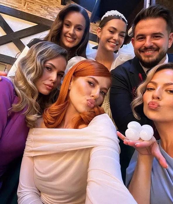lidia buble nunta sora
