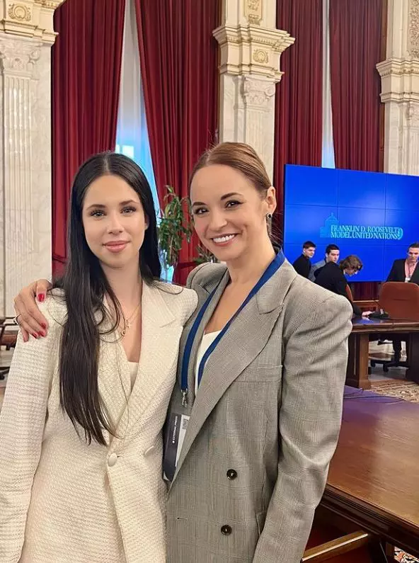 Violeta și Andreea Marin 2