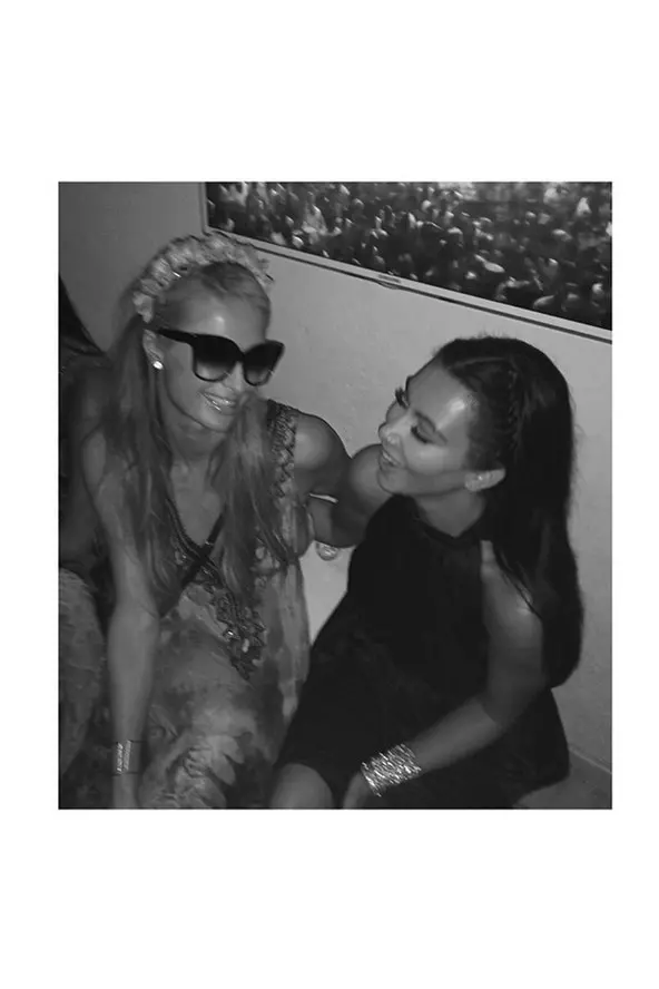 Paris Hilton si Kim Kardashian