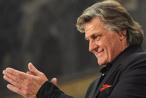 534656_564487430243533_14872605_n