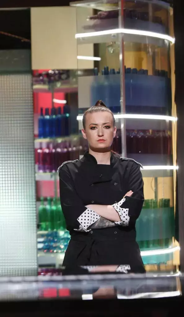 roxana-vedeta-1-594x1024-1