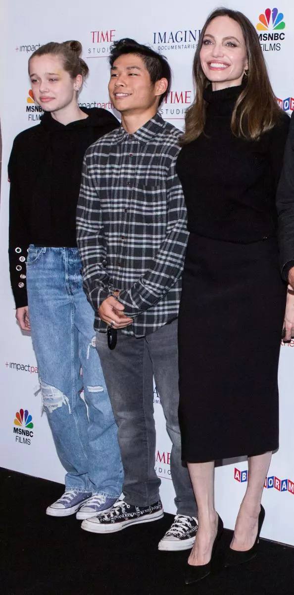 Paper & Glue: A JR Project Premiere - LA