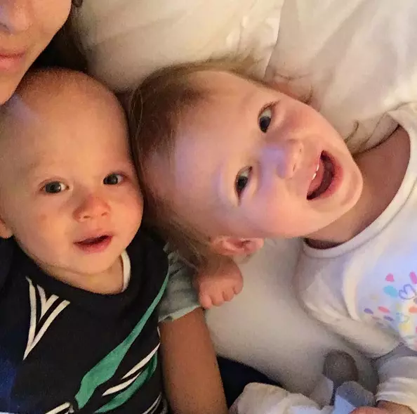 Hilaria Baldwin si copiii sai