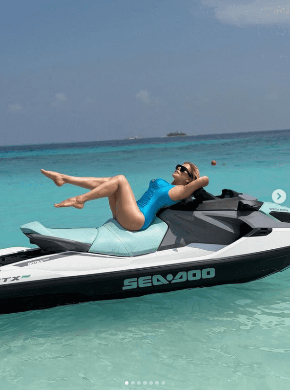 Loredaa Groza pe jet ski – Copy