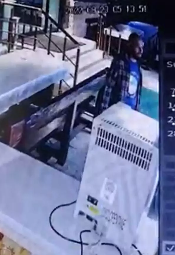 un-turist-a-furat-frigiderul-6