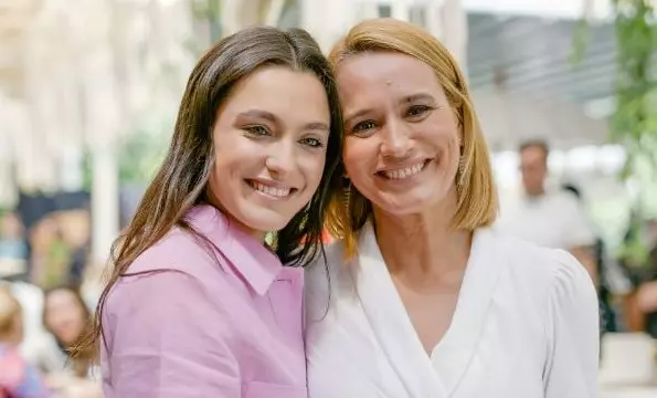 Alexia Eram, despre salariul Andreei Esca și ajutorul financiar al părinților: "Mama e foarte mândră!"