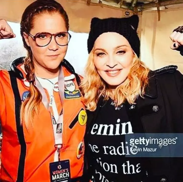 Madonna si Amy Schumer