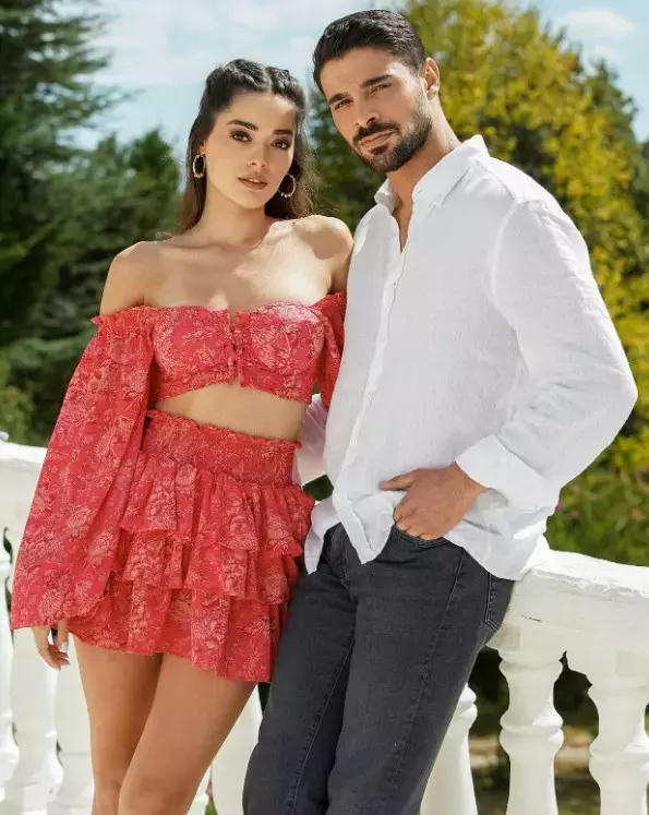 simay-barlas-ve-halit-ozgur-sari-cifti-ayrildi-17815484_2127_m
