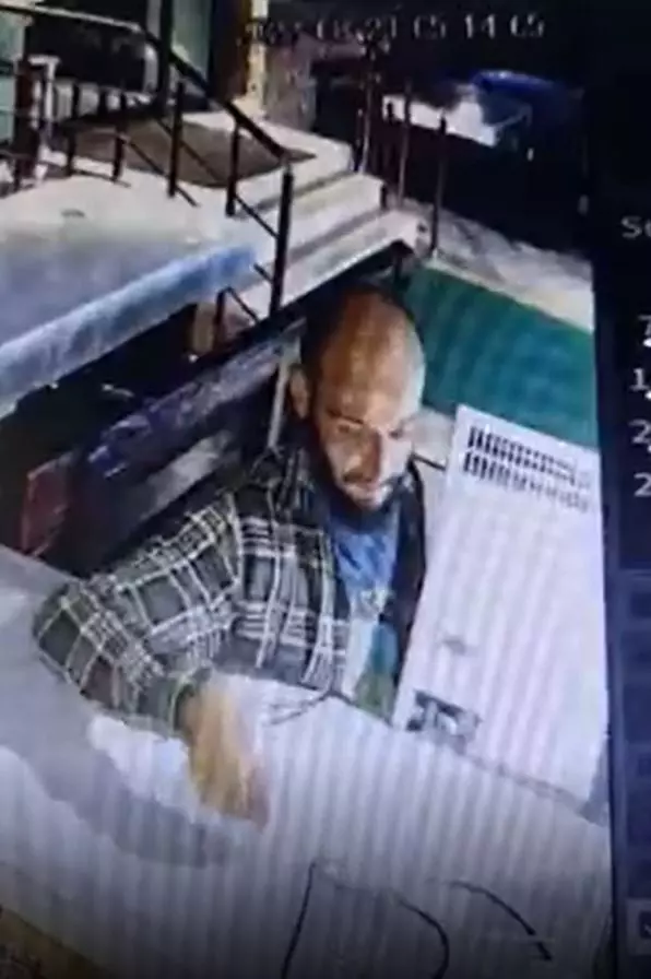 un-turist-a-furat-frigiderul-8