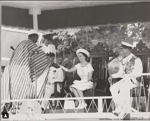 Elisabeta a II-a și Prințul Philip, în vizită oficială în Gambia.