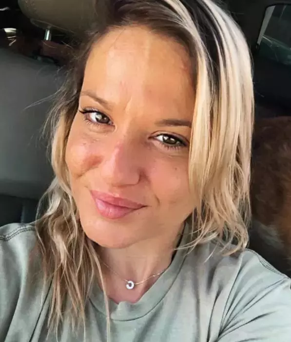 charlotte nastase selfie