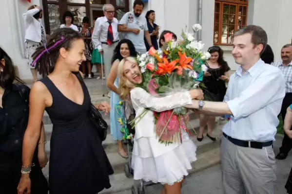 DANA ROGOZ ȘI RADU DRAGOMIR AU SĂRBĂTORIT 12 ANI DE LA CUNUNIA CIVILĂ (3)