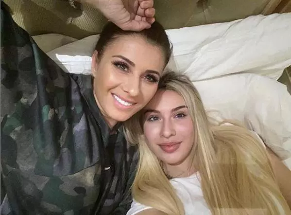 Anamaria-Prodan-si-fiica