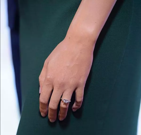 Artiștii au copiat în cele mai mici detalii inelul de logodnă al lui Meghan.