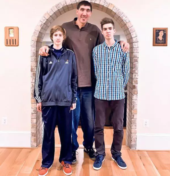 Ghiță Mureșan are doi băieți la fel de înalți ca și el