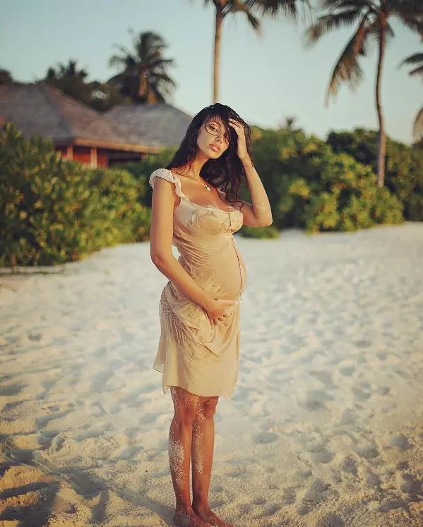 Mădălina Ghenea insarcinata 1