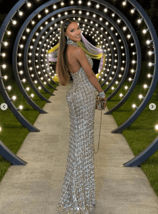 Bianca Dragusanu rochie spectaculoasa