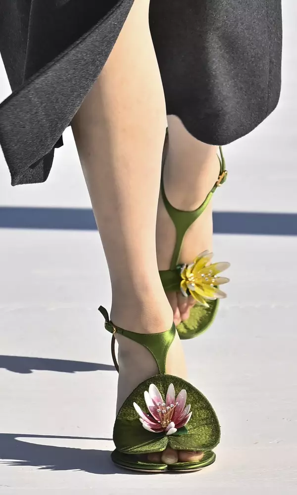 5. Leu-Sandale DIOR