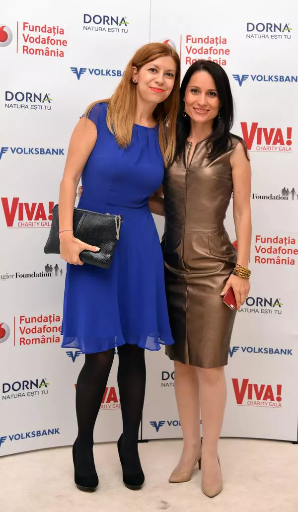 Raluca Vlad si Natalia Stroe (Coca Cola)