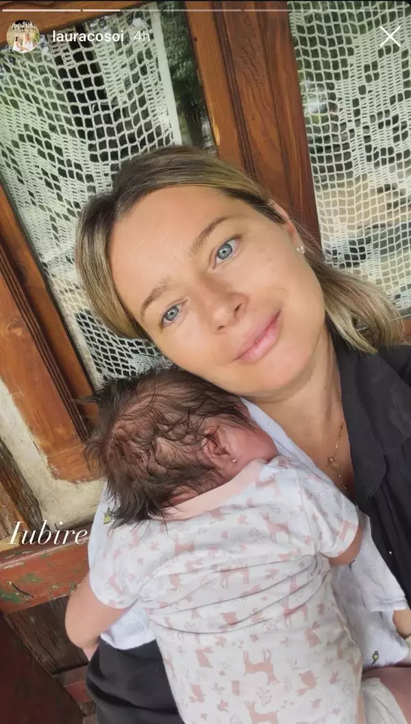 Laura Cosoi și fetița ei, Nina