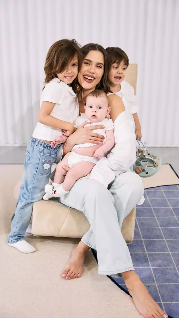 Emily Burghelea și cei trei copii