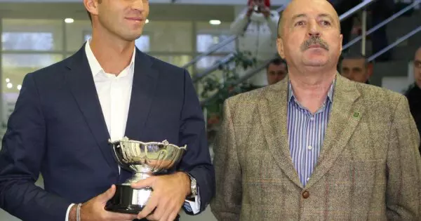 658279-corneliu-idu-horia-tecau