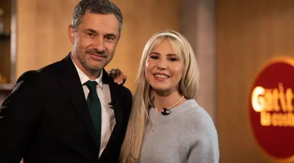 regizorul-cristina-jacob-a-gatit-alaturi-de-stefan-lungu-intr-o-noua-editie-gatit-la-costum-800873