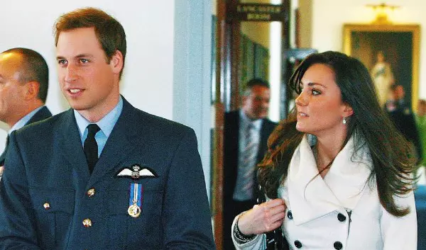 William și Kate, formând oficial un cuplu