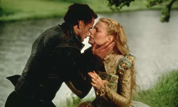 Gwyneth Paltrow și Joseph Fiennes în „Shakespeare in Love” (1998)