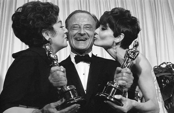 Rosalind Russell, Fred Zinnemann si Audrey Hepburn, 1967 