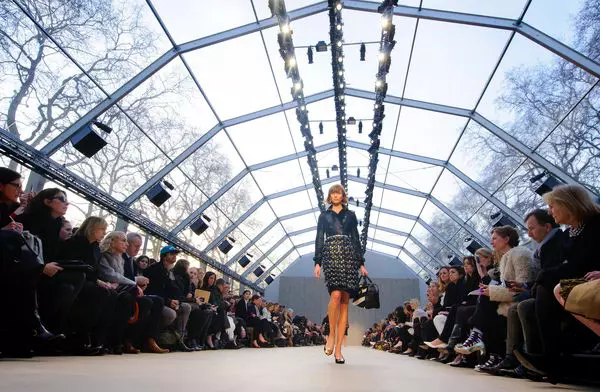 Burberry Prorsum Catwalk - London Fashion Week 2013