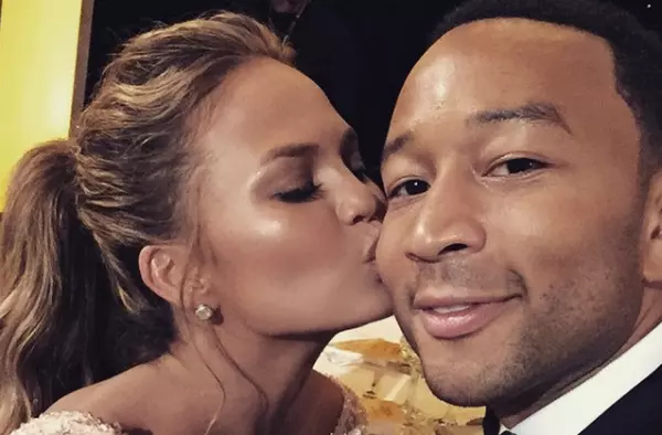 Chrissy Teigen si John Legend